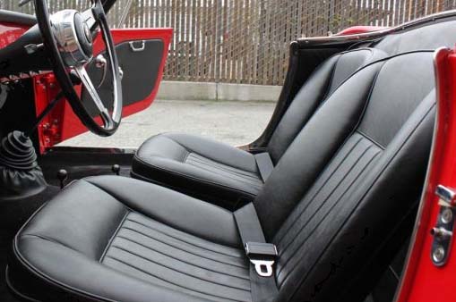 Alfa Romeo 101 Giulietta Spider Front Seat