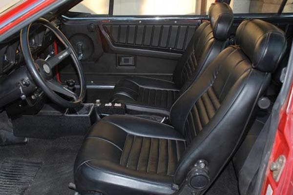 Alfa Romeo Alfetta GTV Front Seat